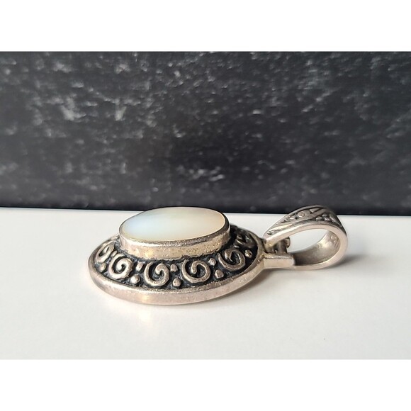 925 Sterling Silver MOP Oval Shaped Pendant Vintage - Picture 3 of 10